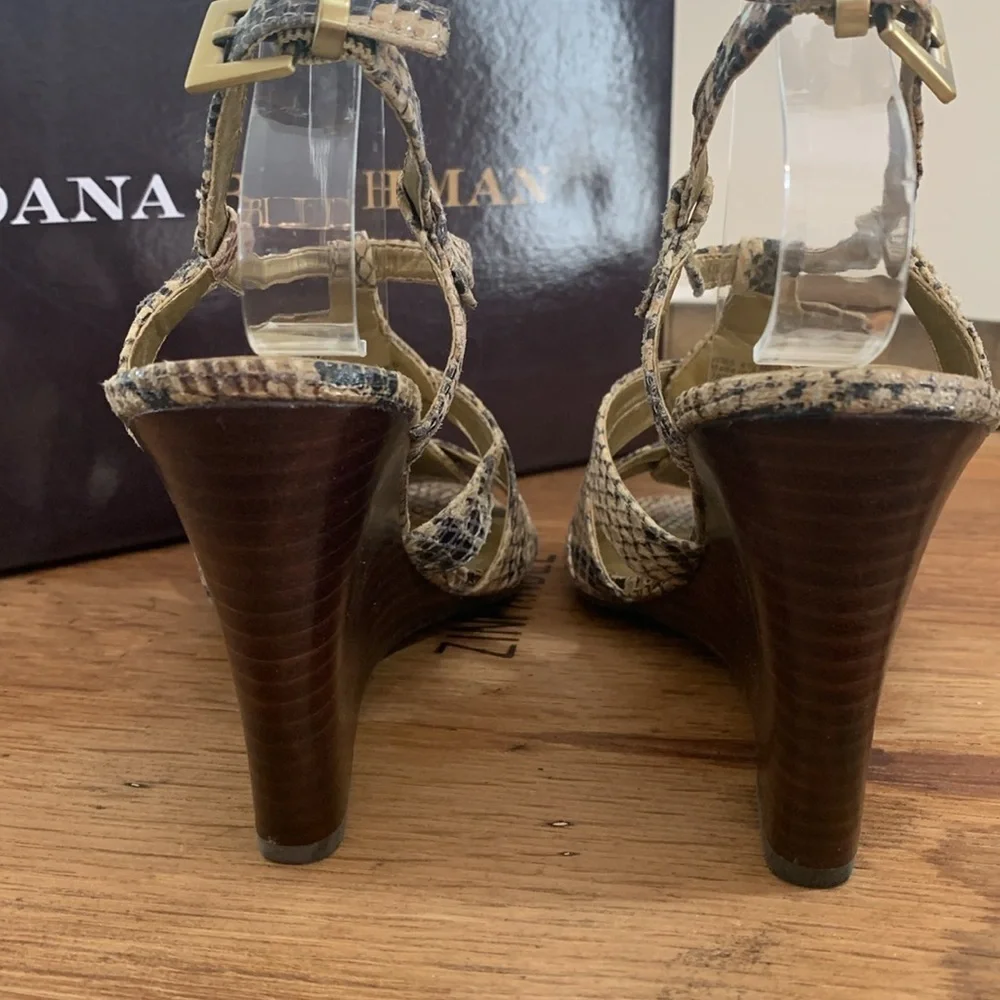 Dana Buchman | NIB Vala Snake Embossed Leather Strappy Stacked Wedge Heels 6.5 M